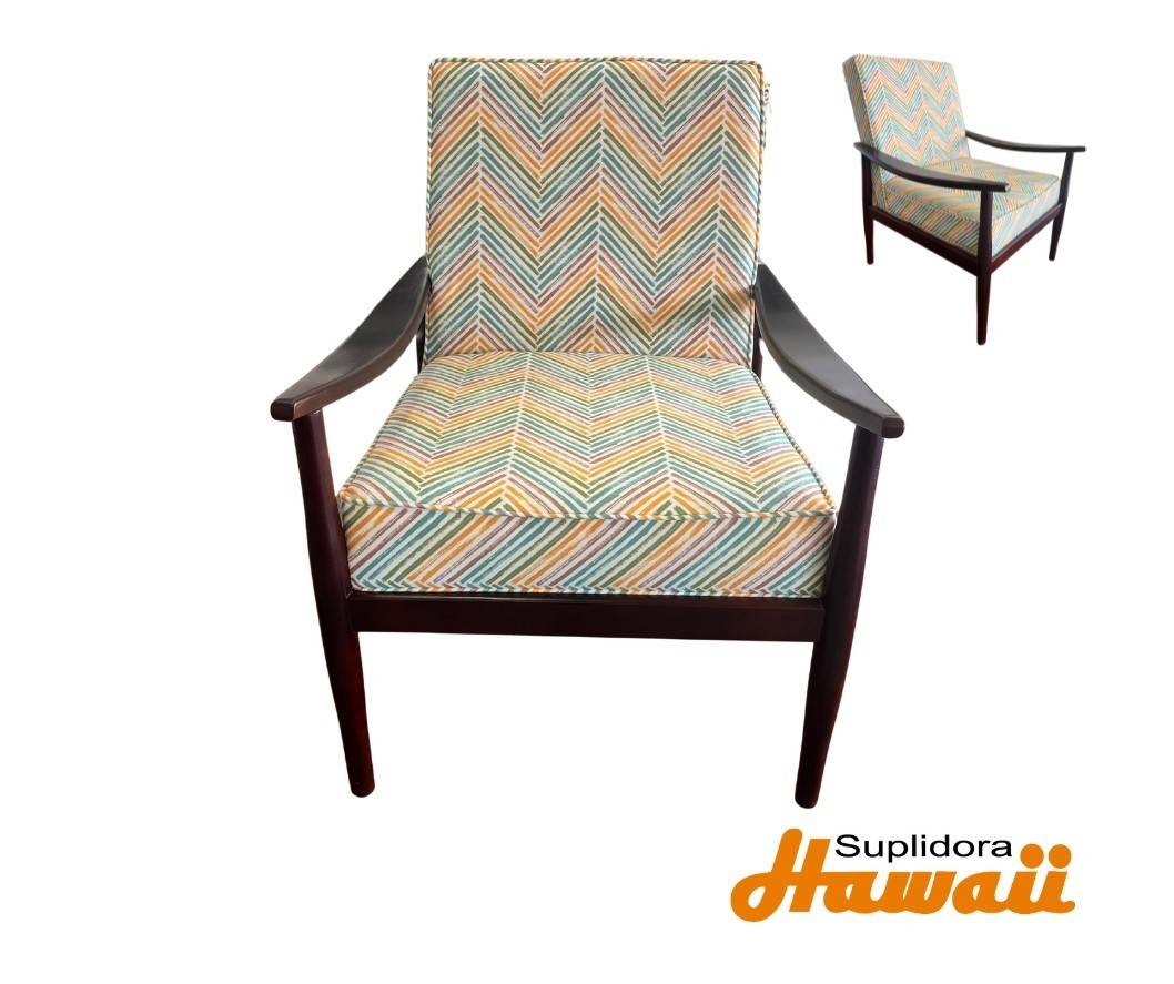 BUTACA CUADRADA TAPIZADA MADERA OSCURA TAPIZRAYAS MULTICOLOR EN ZIG ZAG DR